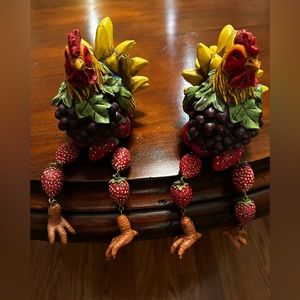 Shelf Roosters